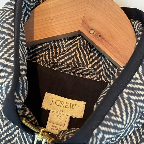 J. Crew herringbone quilted style full zip vest with pockets black trim size XS - Picture 8 of 13